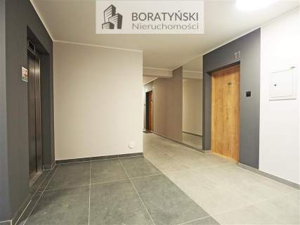 Atrakcyjne 2 pokojowe, balkon, winda.