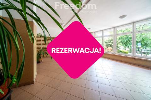 32,5 m2 z osobną kuchnią i dużym balkonem metro