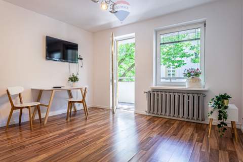 Wygodna kawalerka osobna kuchnia duży balkon