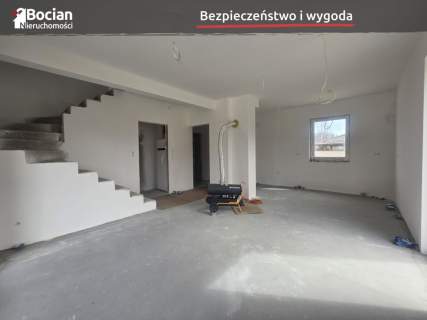 Nowoczesny bliźniak w wysokim standardzie 