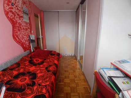 Skrajny dom w zabudowie szeregowej komfort i pry