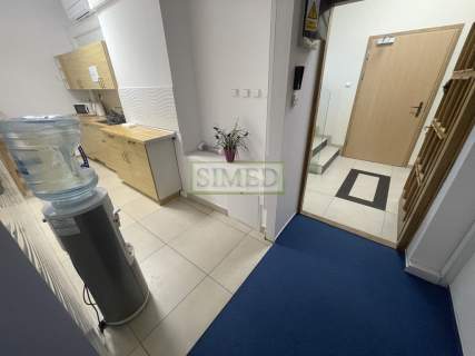 Wysoki standard,recepcja,dostęp24h,parking,ochrona