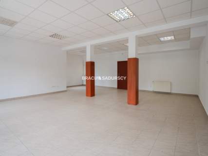 Lokal handlowo-usługowy 77,3 m , parking, Skawina