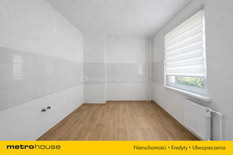 Kawalerka 27 m po remoncie. 100 m od metra 560 zł