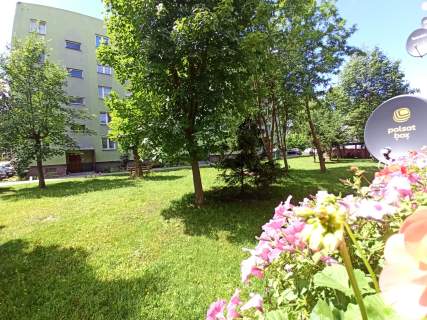 Przytulna kawalerka z balkonem i osobną kuchnią na parterze