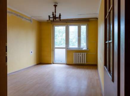 2 pokoje z możliwością przerobienia na 3 z balkonem