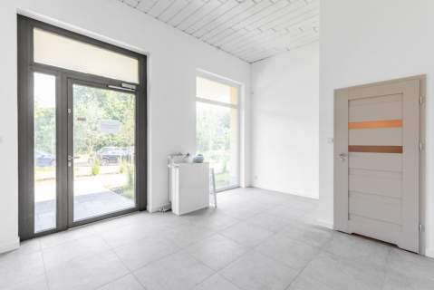Nowoczesny lokal z witrynami 20m2 Parter Lublin
