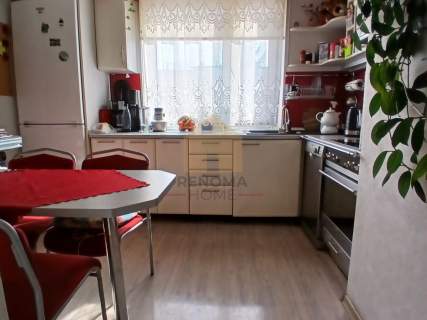 Skrajny dom w zabudowie szeregowej komfort i pry