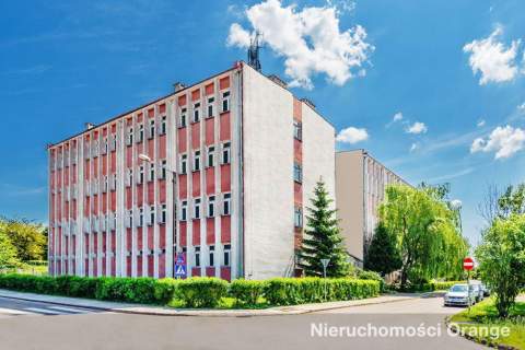 Duży budynek biurowo-mieszkalny w centrum