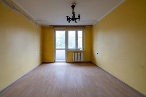 2 pokoje z możliwością przerobienia na 3 z balkonem