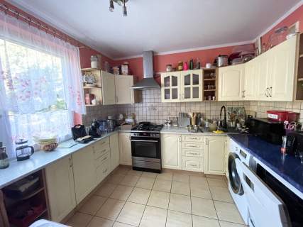 balkon, 2 piwnice, przestronne 3 pokoje