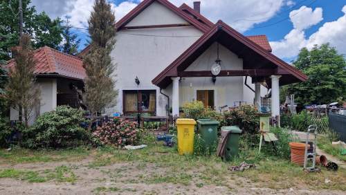 Przestronny dom wolnostojący z dużym ogrodem,