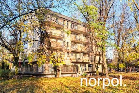 Duże studio blisko uczelni UKEN, AGH balkon dobra komunikacja...