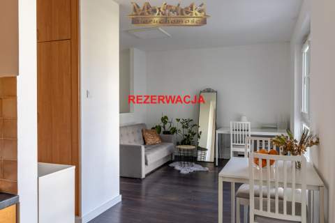 Na sprzedaż ładna kawalerka na Ochocie z balkonem