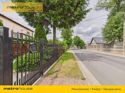 Dom z drugim budynkiem mieszkalnym n działce 976m2