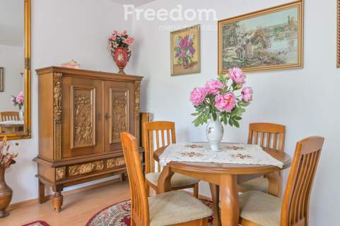 3 pokoje z osobną kuchnią i słonecznym balkonem