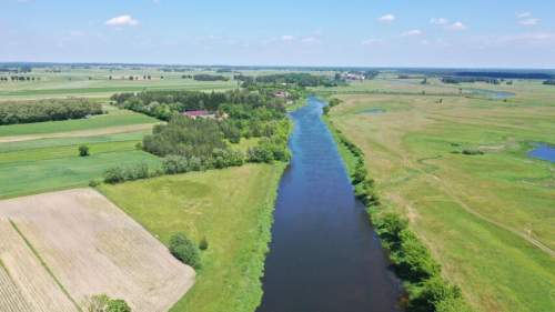 Działka z linią brzegową i warunkami zabudowy w sam raz dla Ci