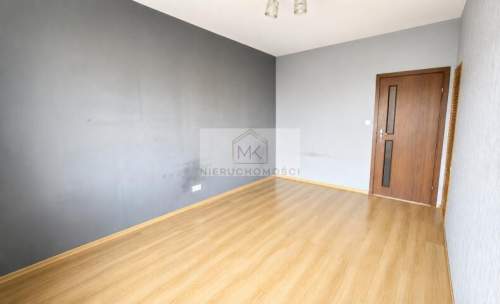 Mieszkanie 2/3 pokoje, piwnica 58m2, Zamkowa, Brzeg