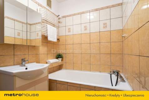 2 lub 3 pokoje Duży balkon, piwnica, niski czynsz