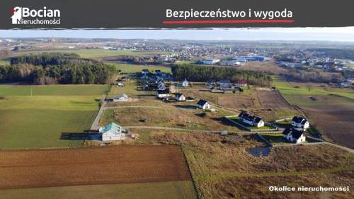 Duża, uzbrojona, płaska, przy asfaltowej drodze 