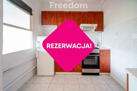 32,5 m2 z osobną kuchnią i dużym balkonem metro