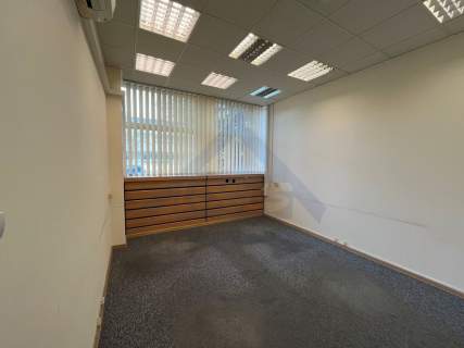 Magazyn z biurem, Bielany