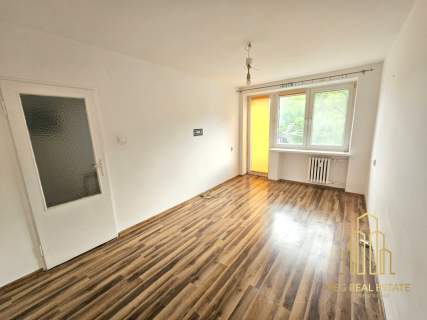Idealne studentom 2p/4 z balkonem do remontu