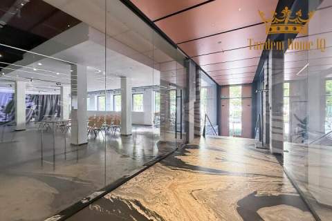 Na wynajem lokal 251m2 pod marki luksusowe, ścisłe centrum Warszawy