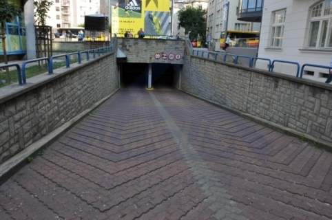 Do wynajęcia biuro w kamienicy na Śródmieściu