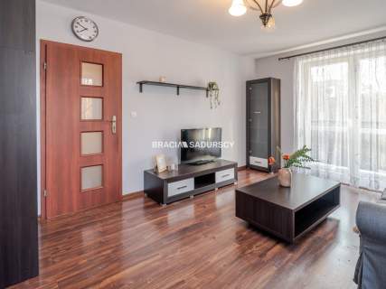 Zadbane 2 pokoje z balkonem Spokojne osiedle