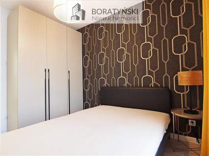Atrakcyjne 2 pokojowe, balkon, winda.