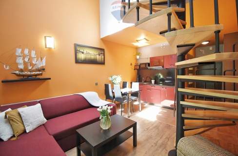Apartament wakacyjny w sercu sosnowego lasu