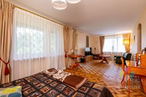 Wolnostojący dom 450 m2 na wynajem, duża działka