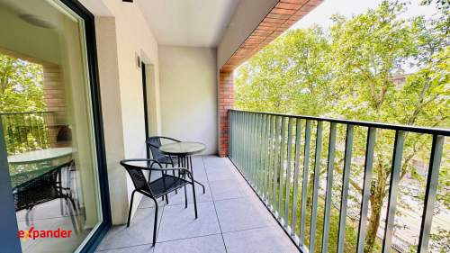 Pierwszy najem/Centrum/Apartamentowiec/Balkon