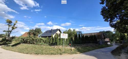Dom blisko rzeki Nida , Jurków gm. Wiślica pow. Buski , Ś
