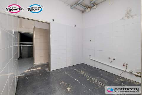 Pow. mieszkalna 350m2 Pow. produkcyjna 250m2