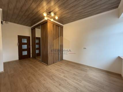 88m2 / Parter/Piękna kamienica ogródek z altaną
