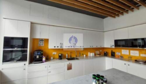Praga Południe lokal biurowy 865m2 do podnajmu