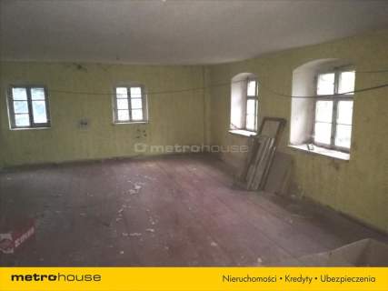 Duży dom z dużą działką ponad 5 hektarów