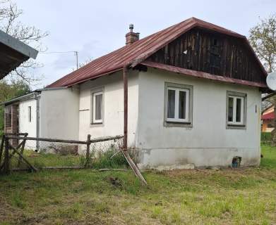 Sprzedam dom wolnostojący z działką 1478m2