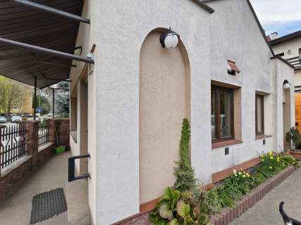 Wynajmę mieszkanie po remoncie w budynku wolnostojacym