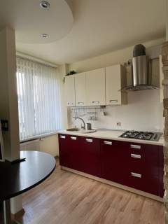 1 piętro, balkon, do zamieszkania - blisko centrum