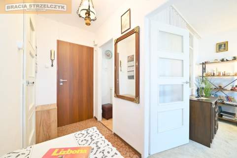 Służewiec. 2 pokoje. Balkon