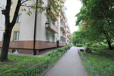 Muranów, bardzo ciche z dużym balkonem. Pierwsze piętro