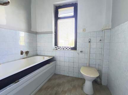 Rodzinny dom 6 pokoi i 2 łazienki