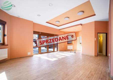 Dom apartamentowy w Darłowie z funkcją usługową na