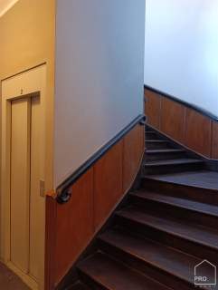 Przestronny apartament w kamienicy z windą