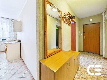 3 pokojowe w centrum 1 piętro balkon piwnica
