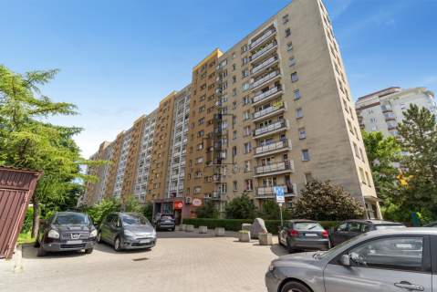 2 pokoje z widną kuchnią 250 m od metra