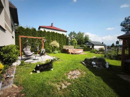 Przestronny dom z basenem w Rybarzowicach